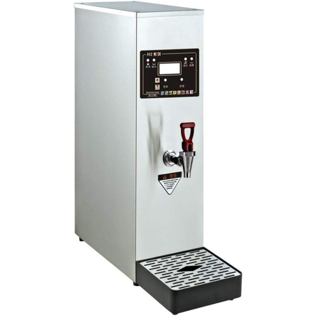 Un apparecchio con carico di acqua dalla rete con elementi in acciaio inox e con potenza dichiarata di 3000 W