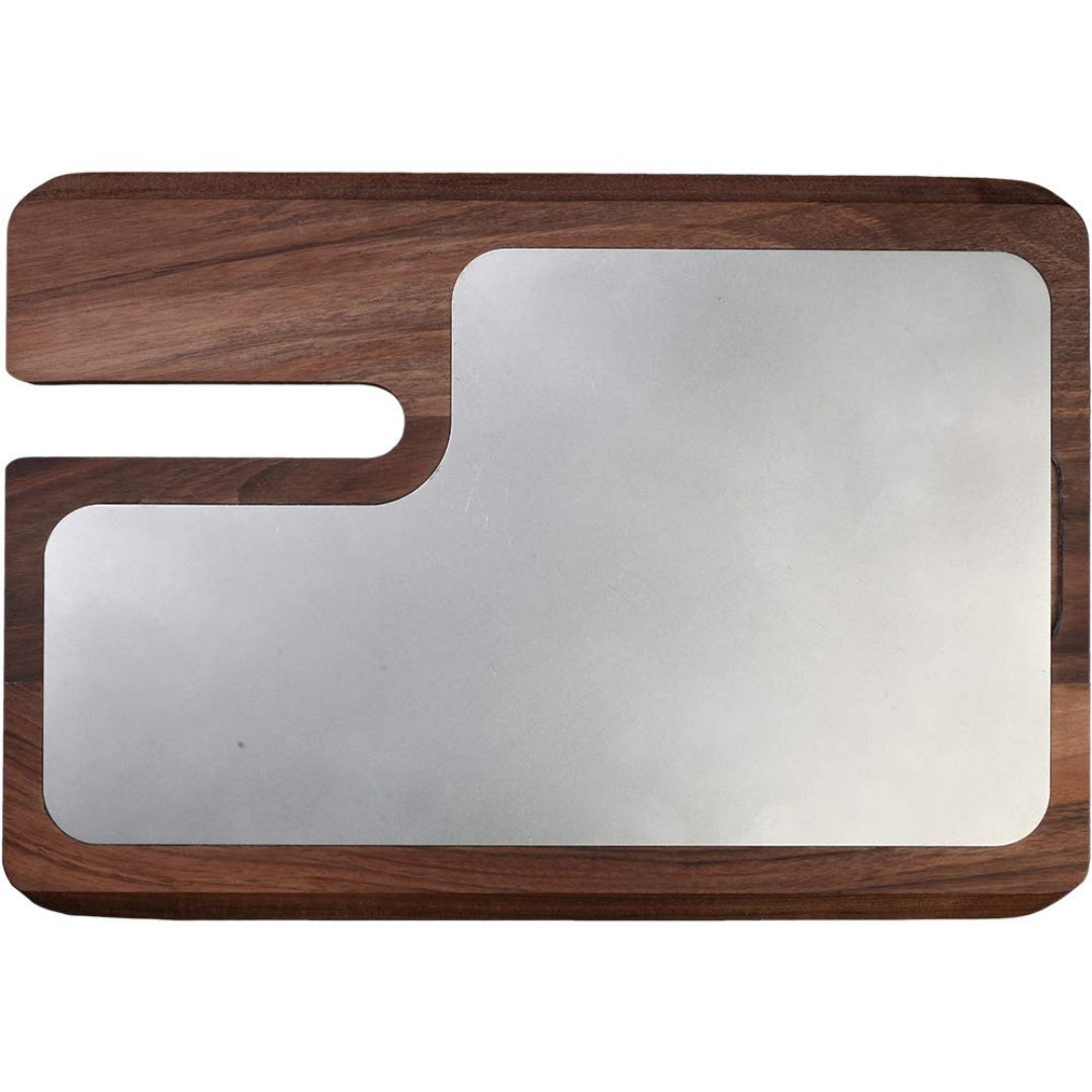 Accessorio da impugnare durante il lavoro in cucina di colore argento